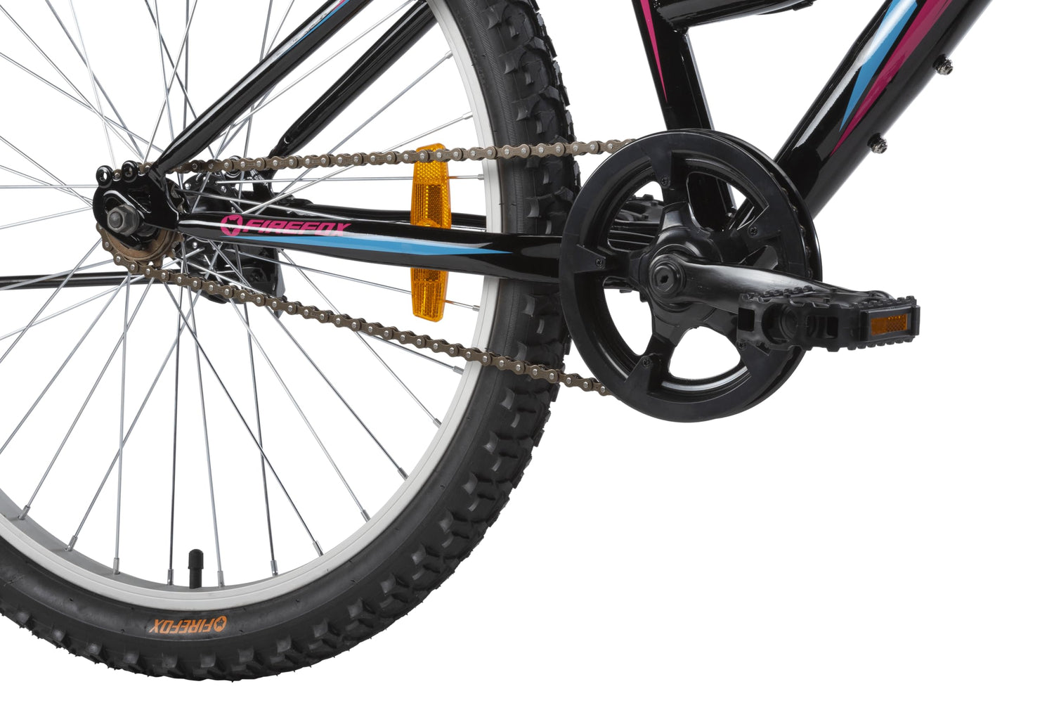 Close-up of the FIREFOX Breeze 24T cycle chainset and right pedal with single-speed drivetrain and reflector detailing.