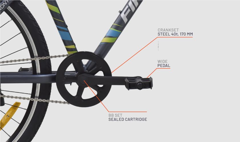 Close-up of steel 40T crankset with 170 mm arm and wide pedals	